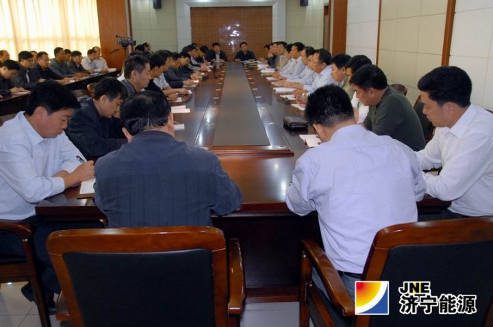 张广宇“十·一”假期到霄云煤矿视察慰问