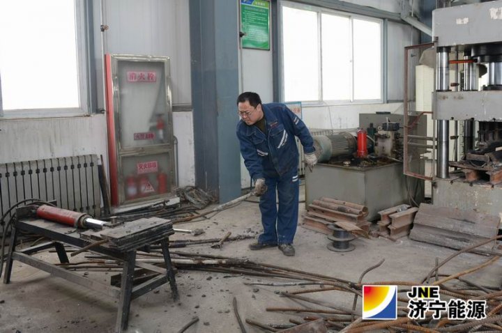 安居煤矿：修旧利废 降本增效 废旧锚杆再“上岗”