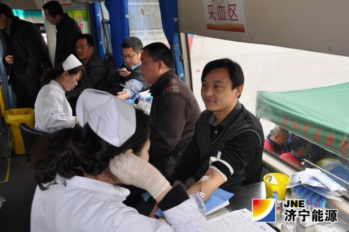 义桥煤矿青年志愿者积极参加无偿献血活动