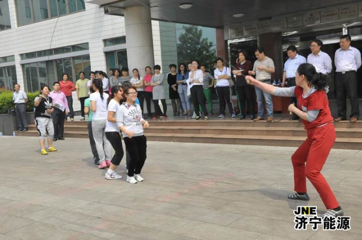 运河煤矿职工趣味运动会精彩纷呈