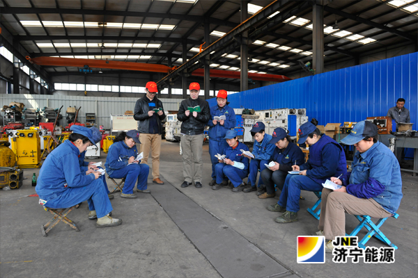 运河煤矿：团委成立“安全宣讲团”送安全知识到现场