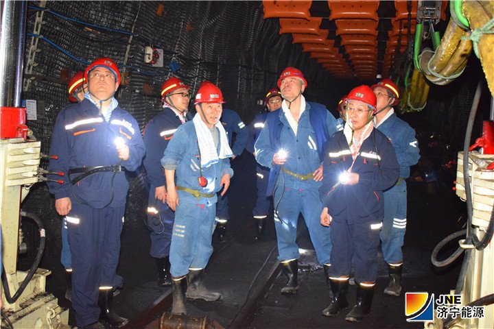 1552975046117541.jpg 2019年3月13日,北京煤科总院研究员再次到金桥煤矿进行调研(孙欢 摄).jpg