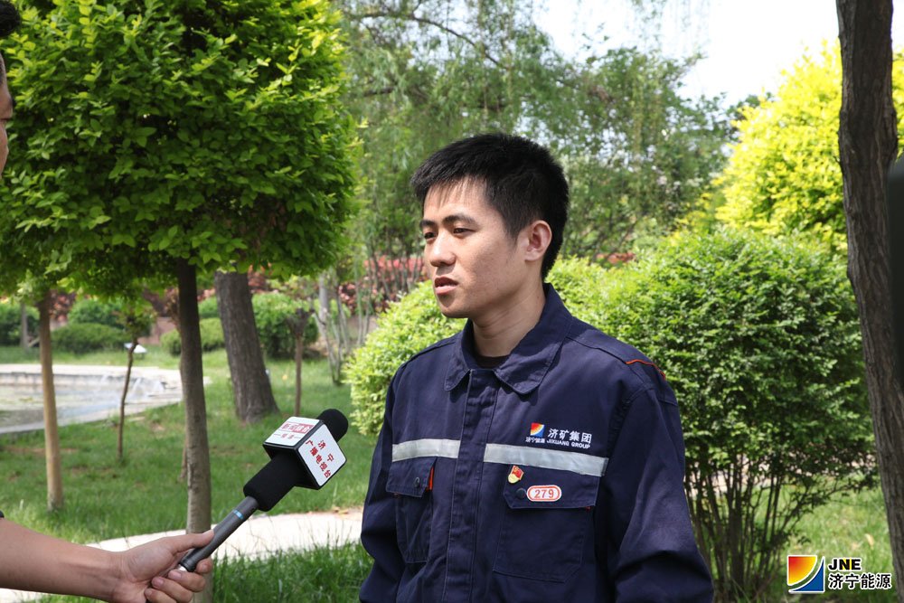 阳城煤电职工尚全厂接受多家新闻媒体联合采访1.jpg