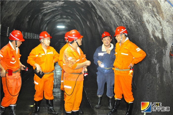 图一：2019年8月13日，党委副书记、总经理张广宇到运河煤矿检查指导工作纪实(时培立 张勇 徐秀娇).jpg