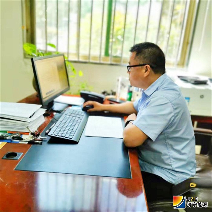 2019年8月30日，细“抠”的管家--记运河煤矿财务科长岳宗英(运河煤矿 侯曼曼）.jpg