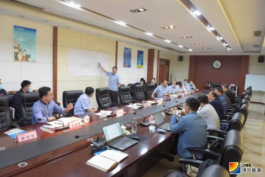 鲁西分局到霄云煤矿开展冲击地压安全风险辨识会诊