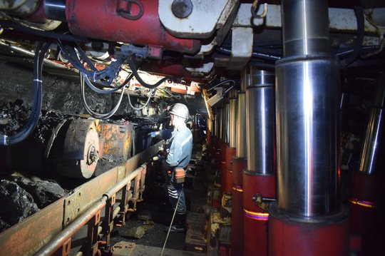 金桥煤矿职工技能大赛实操考试首次采用井下“实战”