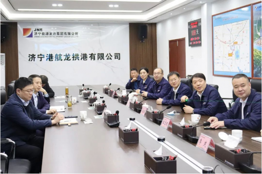 王崇景陪同郭茂海一行到龙拱港调研