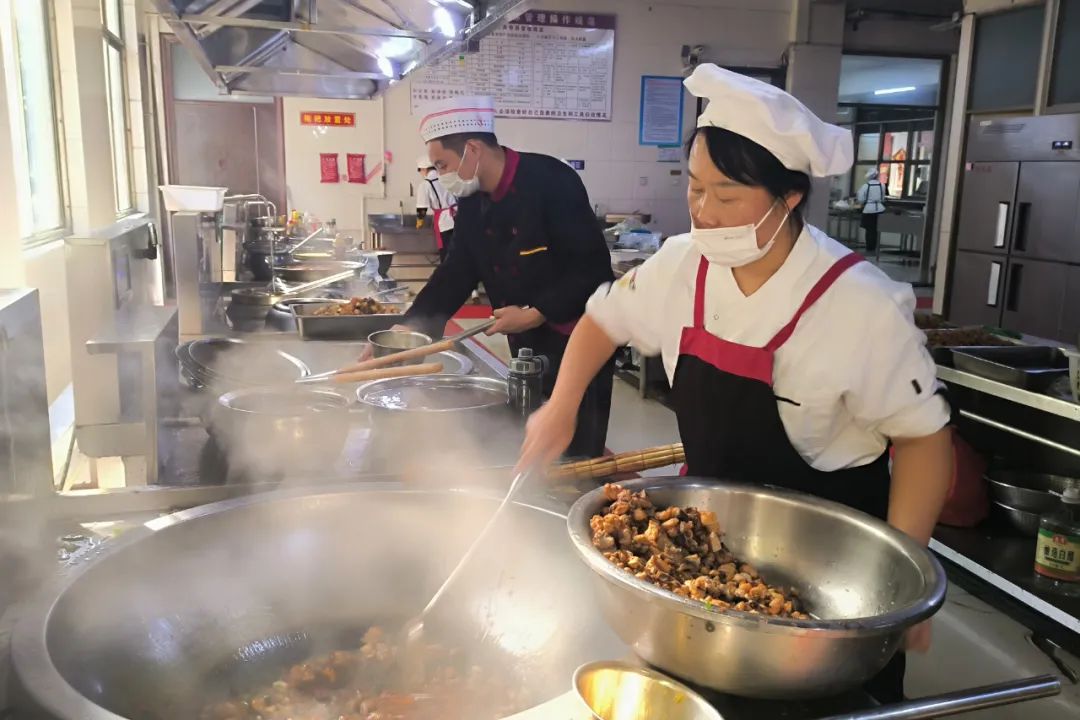 1699684871749527.jpg 640 (1).jpg