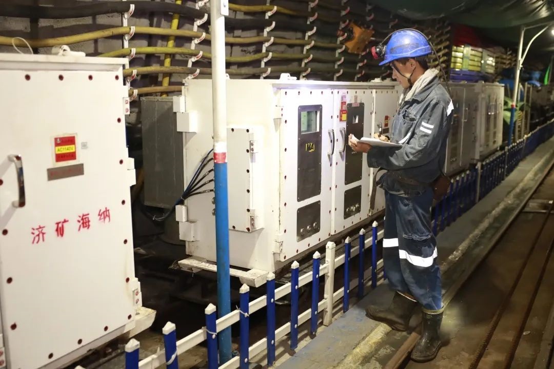 1704772450695307.jpg 640444.jpg