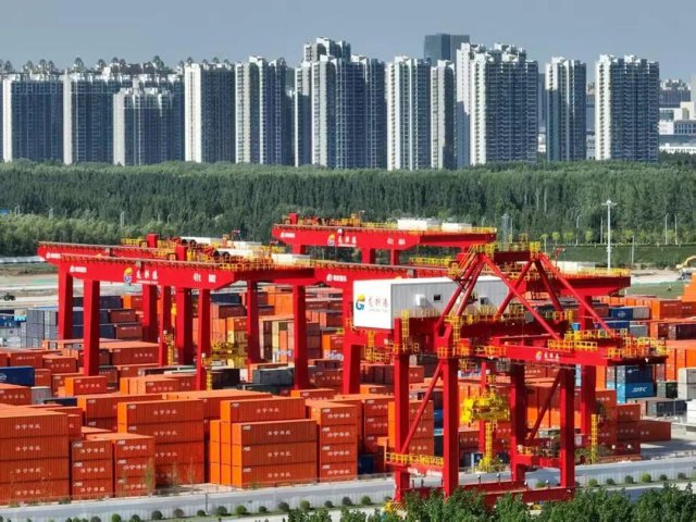 港城共生记：一座内河港口城市如何“链”起千亿产业带？