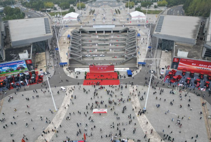 济宁能源集团亮相武汉农机盛会